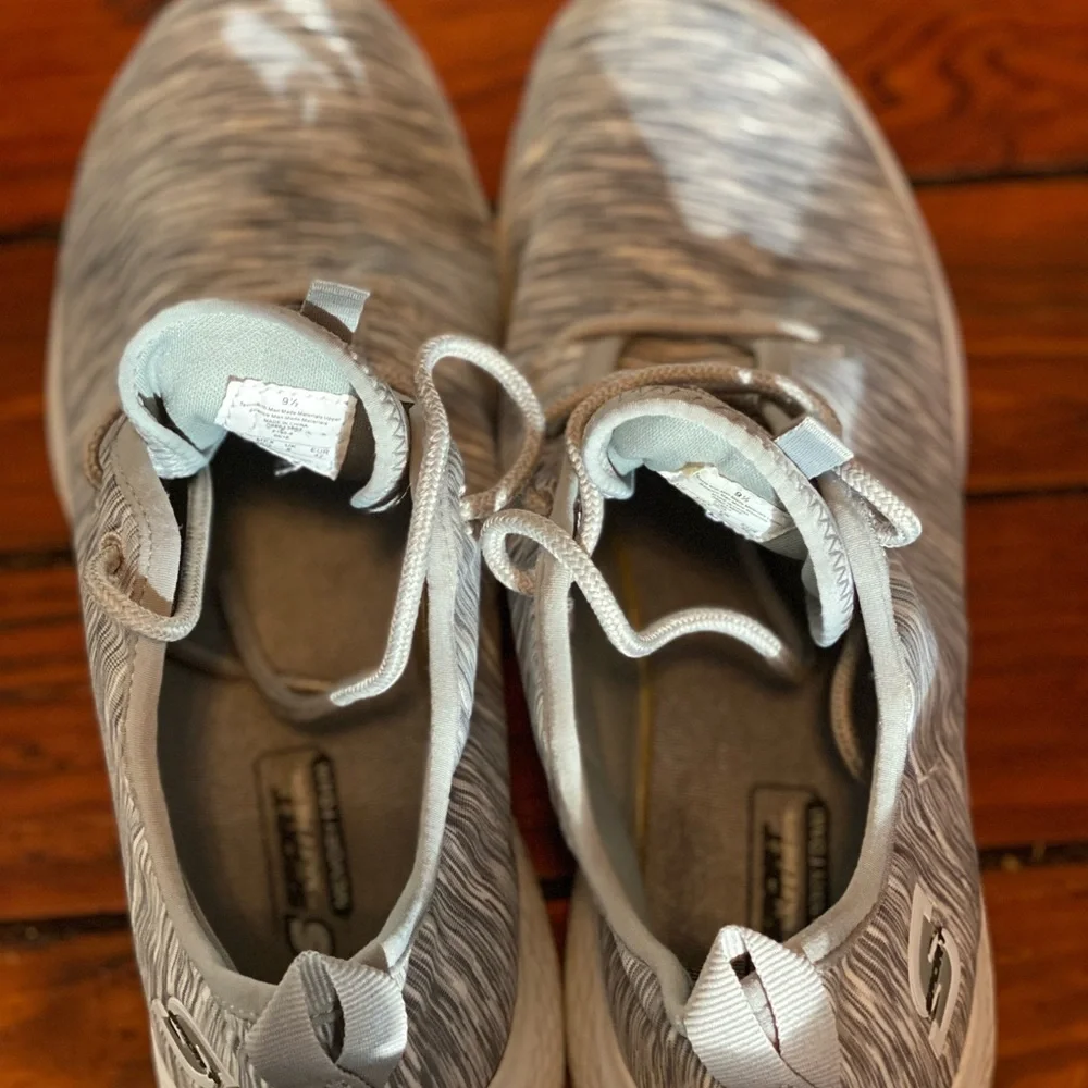Skechers Sport Sneakers Gray and White Size 9.5 Like New
